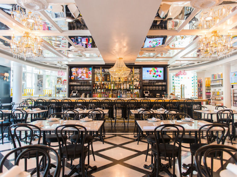 Hotel-Victor-South-Beach-Miami-Beach-Exterior