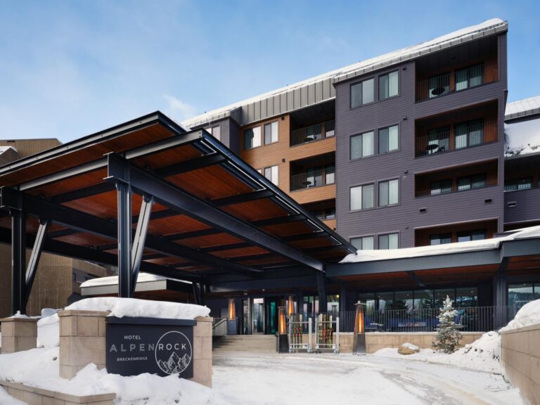 Breckenridge-Alpenrock-daytime